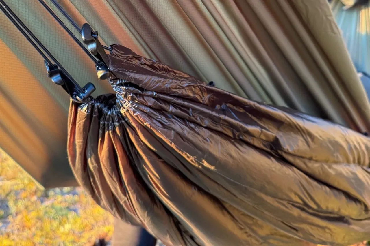 Jord Underquilt – detail of stitching and 850 fill power down